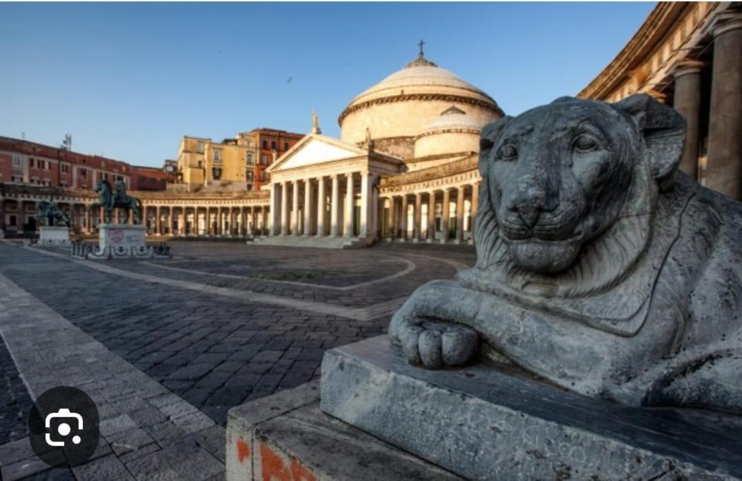Casa Gioia, Tra Palazzo Reale,Lungomare E Monte Echia Lägenhet Neapel Exteriör bild